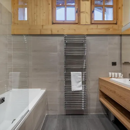 Chalet Familial Avec Jacuzzi Et Salle De Jeux - Fr-1-570-20